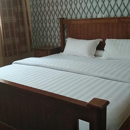 Hotel Saint-Jean Котону Екстериор снимка