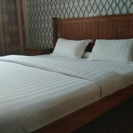 Hotel Saint-Jean Котону Екстериор снимка